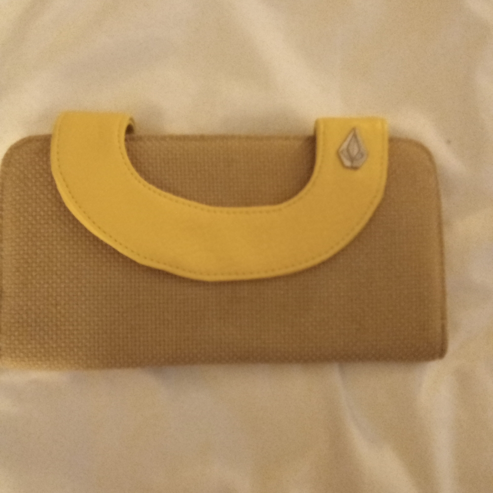 Volcom wallet
